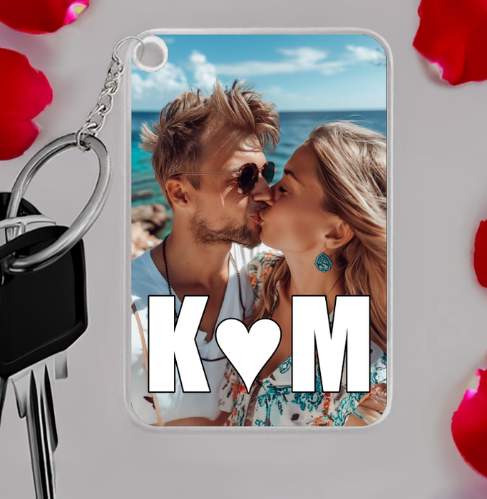 Zdjęcie i Inicjały - Prezent dla zakochanych - Personalizowany breloczek do kluczy - KochamCie.pl 