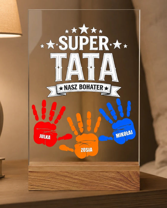 Super Tata! Nasz Bohater!  - Prezent dla Taty - Druk na szkle z podstawką - KochamCie.pl 