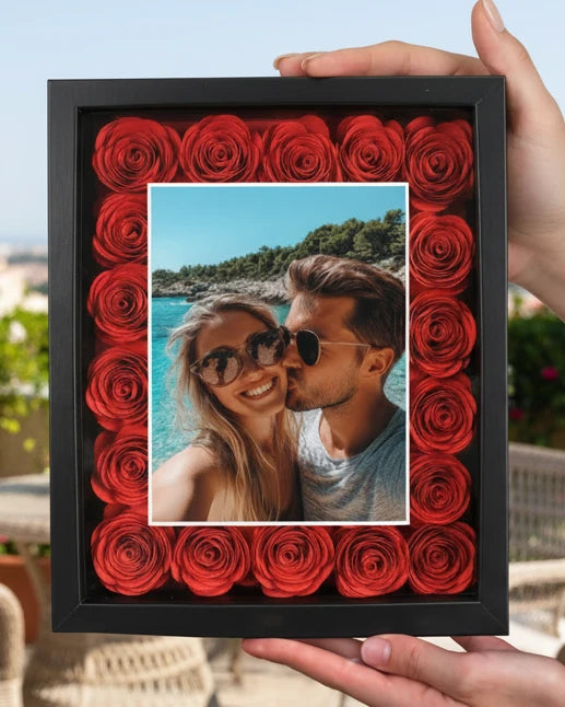 Personalizowana ramka dla zakochanych - Miłość zamknięta w pięknej ramke z różami - Prezent dla zakochanych - Prezent dla Kobiety - Prezent dla faceta