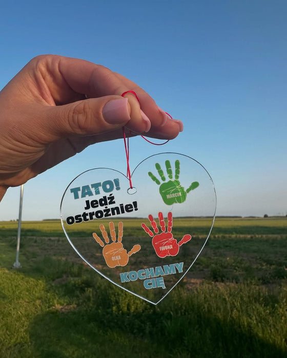 Dłonie dzieci - Prezent dla Taty - Personalizowana zawieszka do samochodu - KochamCie.pl 