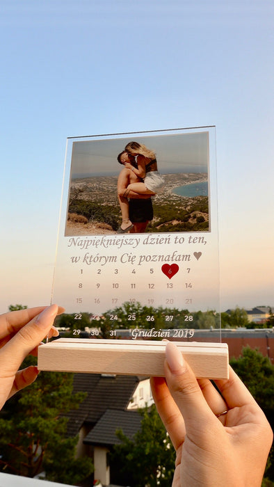 Kolejny Rok Szczęścia - Kalendarz rocznicowy - Ważda data -  Druk na szkle z podstawką - KochamCie.pl 